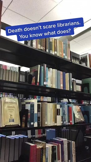 #whyisitsticky #booktok #librariansoftiktok #librarytiktok #librarytok #bookworm #bookish #bookstan #books