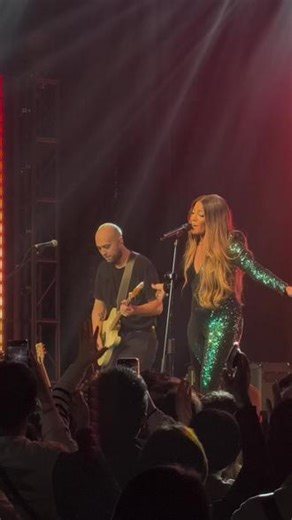 听爽了，Mickey Guyton！🫶#音乐现场 #米奇盖顿歌手 #歌手 #神级live现场 #演唱会现场