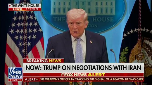 Trump enfureció ante la noticia que Corea del Sur negocia con Irán un permiso de paso para 26 buques con 180 tripulantes surcoreanos atrapados en Ormuz. Corea del Sur importa casi el 100% de su energía. Cerca del 75% del petróleo y el 20% del GNL que consume proviene de Medio Oriente. La escasez de combustibles está afectando sus exportaciones y producción.El presidente Lee Jae-myung ordenó además revisar la posibilidad de enviar ayuda humanitaria a Irán a cambio de dejar pasar los barcos.La res