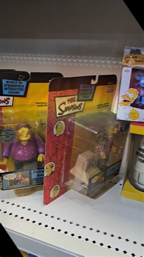 💥 D’oh! A Massive Vintage Simpsons Haul Just Hit the Shop! Simpsons fans Time Travel Toys— today is your day. We just picked up a killer vintage collection loaded with favorites: Moe? ✔️ Plow King Barney? ✔️ Gil? ✔️ (sorry buddy) Kirk Van Houten? ✔️ Marge & Homer 2-pack? ✔️ Blue-Haired Lawyer, Krusty, Itchy & Scratchy, AND more wild vintage goodies? ✔️✔️✔️ Whether you're building out your WoS display, chasing nostalgia, or just love Springfield chaos… this haul is packed. These pieces do not st