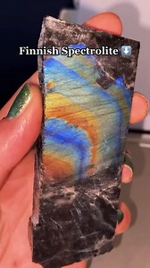 Spectrolite VS Labradorite . . . . . . . . #Labradorite #Spectrolite #gemstones #crystalvibes #crystals #crystalshop #minerals #geology | Green Witch Mystics