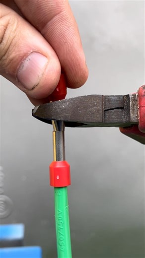 Electrical technique to attach connector to wire Quick and solid connection #WorkshopHack #WireFix #USA | Unbreak Worldiy