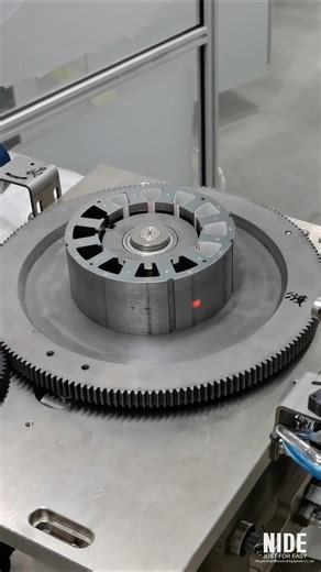 BLDC Inner Stator Insulation Paper Inserting Process This slot paper inserting machine is designed for inner stator to do insulation paper inserting. It adopts mechanical driven system, servo system and pneumatic system. As a result, the machine can automatically do positioning, pressing, paper feeding, paper forming, paper pushing. The paper edge can be auto chamfered so as to solve the winding problem caused by paper, and improve the percent of pass of stator. This machine is easy to operate, 