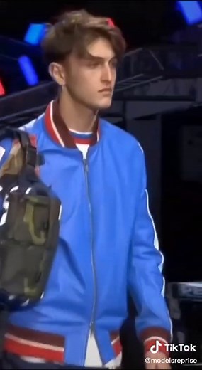 Models Reprise no TikTok