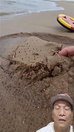 BANYAK PAKU DI DALAM PASIR TEPI PANTAI‼️ #shorts #trending