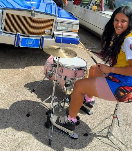 the ‪@Cadillac‬ could not stop dancing to my drums. the lovely car owner had to calm his car down 👅😝