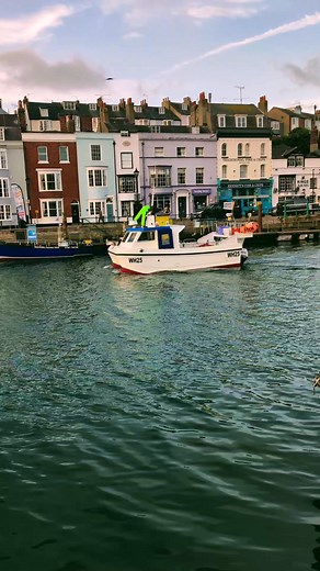 Heading out for the day. Weymouth harbour in Dorset. #weymouthharbour | Rustic Photos