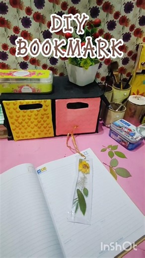 DIY flower bookmark
