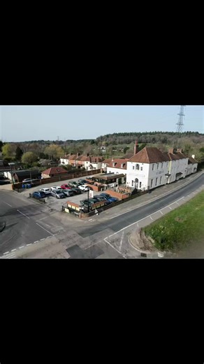 Brighten Your Weekend with Spring Colors and Floral Patterns