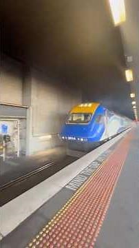 XPT XP2016 & XP2005 Departing Southern Cross Station to Sydney - Horn Show #xpt #trains #hornshow