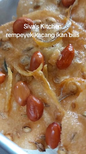 Delicious Rempeyek Kacang Ikan Bilis Recipe