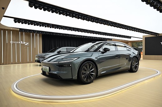 Toyota bZ7 Channels the Avalon as a New Flagship EV Sedan for China