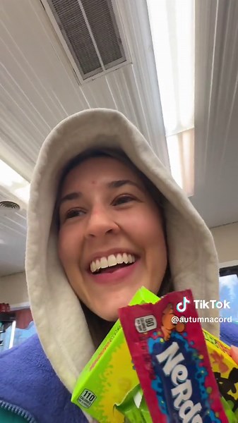 something about candy taste better when it comes from a gas station 😂🍬 #vlog #sourcandy #CapCut