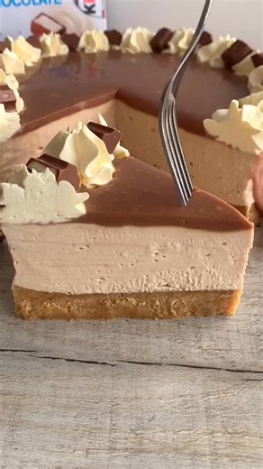 Struggling with Sugar? 😪 Cutting out sugar and refined flour isn’t enough — true results come when you also balance your meals and learn how to prepare your food the right way. That’s why this book was created: a carefully selected collection of 500 of the best sugar-free, gluten-free, low-carb, and lactose-free recipes, tested and approved to support a healthier lifestyle. ✅ These recipes follow proven nutritional principles — balanced, healthy meals designed to nourish your body and help you 