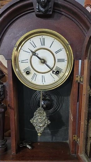 Antique Clock. E.N Welch. Crow. Same Style as Ansonia King. Rare Clock. Wind-up Mantel