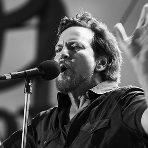 Pearl Jam Week on Fallon to feature Robin Pecknold, Chris Cornell, and Avett Brothers