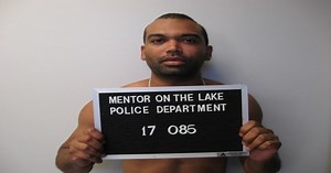 Man attacks pharmacy tech to steal pain pills