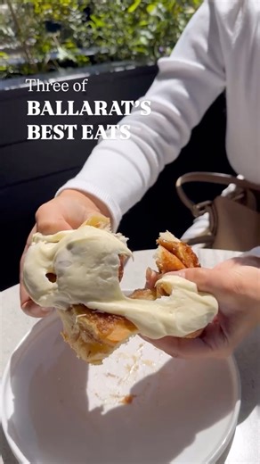 When it comes to food and drink, Visit Ballarat is not to be understimated 🤤 Save this post and add these amazing spots to your list: ☕️ Cobb’s Coffee for the cinnamon scroll (iykyk) and a toastie 🍇 Eastern Peake Vinyard and Cellar Door for a generous pour of wine and incredible charcuterie 🍺 Aunty Jacks for a tour of their brewery and bite to eat at the bar | Visit Melbourne