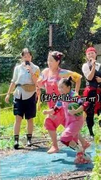 사장님도 보고 쓰러진 “안녕자두야” 실사판인 젊자두 vs 늙자두ㅋㅋㅋㅋㅋㅋㅋㅋㅋ 실제 만화에서도 동생은 안봐줌...ㄷㄷ #한국민속촌 #태권도부코치 #shorts