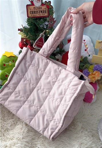 Every pink girl deserves a pink bag 🎀🎀 #pinkbag #pinkgirl #girlbag #totebag #tiktokshopblackfriday