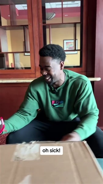 What's in the box? Jordan Walker's first MLB bobblehead! | St. Louis Cardinals