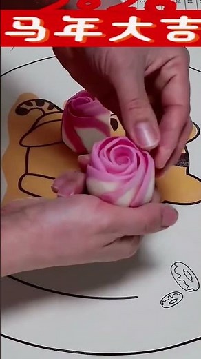 "Making Fondant Roses: A Step-by-Step Tutorial 🎂"