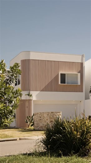 Curve on Cove exemplifies the successful realisation of a bespoke family home, built on a challenging, irregular block within the CBD. Read more online. https://hubs.li/Q030hdt10 www.ausmar.au #ausmarhomes | AUSMAR homes