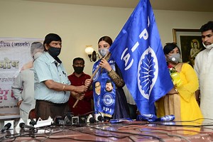 Payal Ghosh Who Accused Anurag Kashyap, Joins RPI as Vice President of Women's Wing