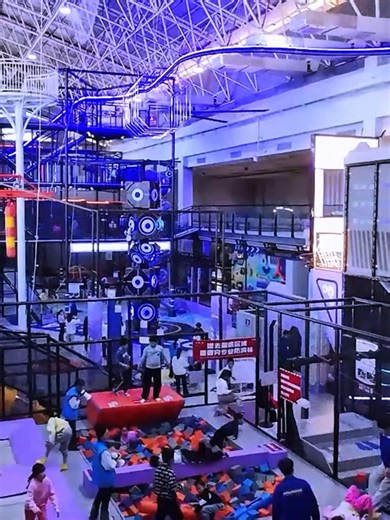 Playground Safety Tips for Kids Playground safety starts with simple habits.✔ Use equipment suitable for your age ✔ Play one at a time on slides ✔ Hold handrails and keep a safe distance ✔ Follow playground rulesSafe play helps children enjoy every moment on the playground. Play safe. Play happy. #PlaygroundSafety #KidsSafety #SafePlay #PlaygroundTips #KidsPlayground #FamilyFun #ActivePlay #IndoorTrampoline #AdventurePlay #FamilyEntertainmentCenter #FECDesign #IndoorPlayground #ActivePlay #Amuse