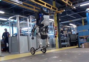 Boston Dynamics officially unveils Handle, its "nightmare-inducing" wheeled robot