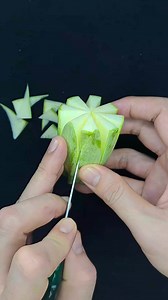 1.3K reactions · 218 shares | Easy carving pattern #fypシ゚viralシ #learnhowtocarving #reelsfypシ #reelsfb #learning #idea #fruitcarving #lesson #foodart #carving #carving #reels #carvingfruit | Ezer Damsani Jimenez | Facebook