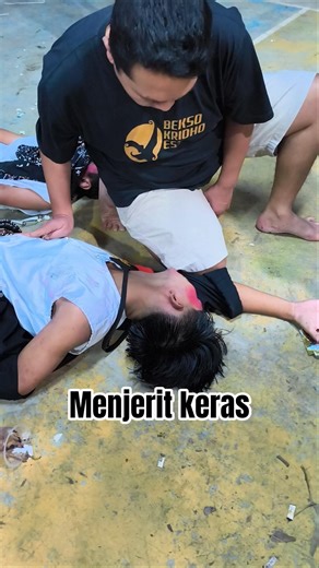 sampai menjerit #kesurupan #jaranan​ #reog #trending #shorts #video #jathilan