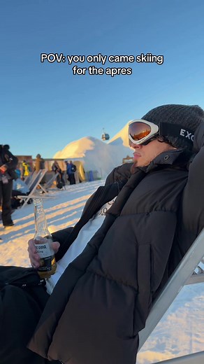 Explore Apres Ski Culture and Fun Activities