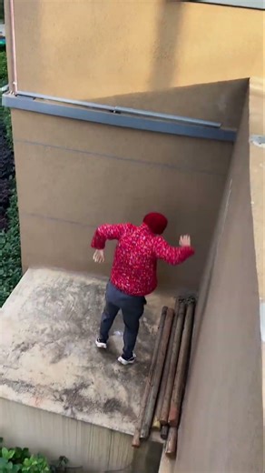 Grandma is going to be late for the square dance! #funny #comedy #parkour