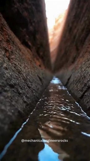 Africa is undergoing one of the most dramatic geological changes on Earth. Deep beneath the surface, tectonic forces are slowly pulling parts of the continent apart along the East African Rift System—a process that could eventually create a brand-new ocean millions of years from now. This rifting occurs as tectonic plates gradually move away from each other, thinning the Earth’s crust. In some regions, massive cracks have already appeared on the surface. Over geological time, seawater could floo