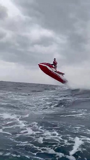 🤷‍♂️🌊 #jetski #holidays #humour #sud