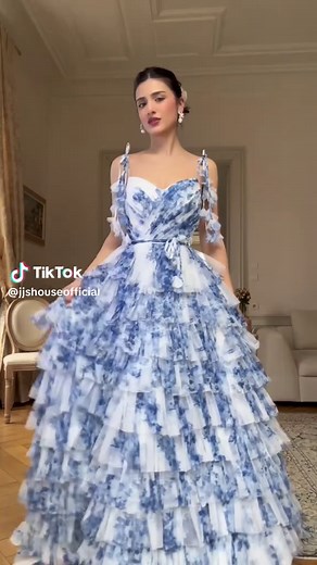Flirty Floral Dress Ideas for Prom Season 2025