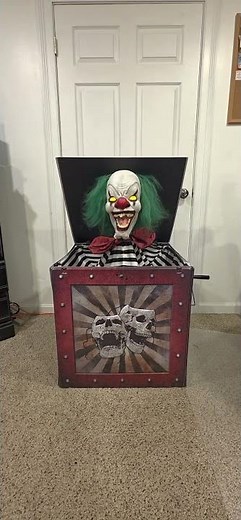 Spirit Halloween 2020 Fright In The Box #animatronics #halloween #spooky #viral #fyp #clown #scary