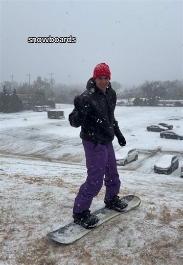 not a single sled in sight… #uofsc#universityofsouthcarolina#snowday | kayak