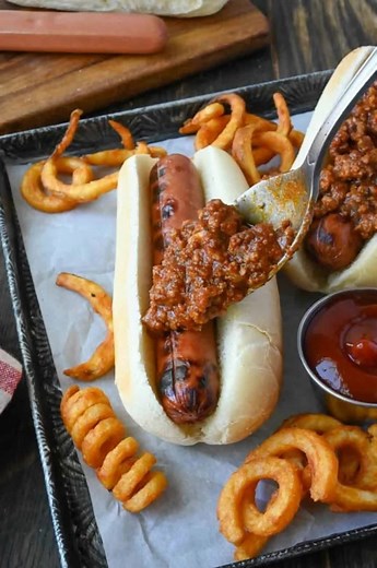 4.1K views · 37 reactions | Slow Cooker Hot Dog Chili Sauce is rich, meaty, and perfect for topping dogs, fries, or baked potatoes RECIPE | Daily Tips | Facebook
