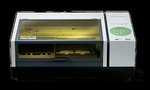 グッズやノベルティのプリンター印刷に。コンパクトなモデル｜LEF-12i