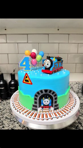 Pastel temática TOMÁS EL TREN CHUCHU#tomas #pastelespersonalizados #pastel #paratiiiiiiiiiiiiiiiiiiiiiiiiiiiiiii #videotiktokviral