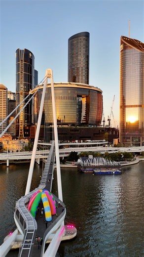 [ THINGS TO DO ] The city’s biggest festival moments are unfolding at Queen's Wharf Brisbane Think a floating stage glowing on the river with 39 massive whale bones, rooftop beats rolling into the night, luxe dining under city lights, and fiery trails through the Botanic Gardens. At the heart of it all is The Landing, Brisbane’s newest outdoor hotspot. Picture a 600-seat grandstand, pop-up bars, food trucks, and live entertainment right on the river’s edge. This is where you’ll experience two of