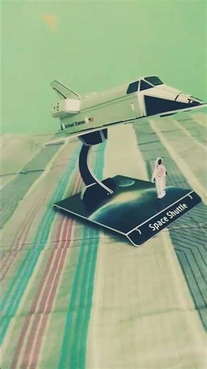 Space shuttle discovery-Cardboard and paper model