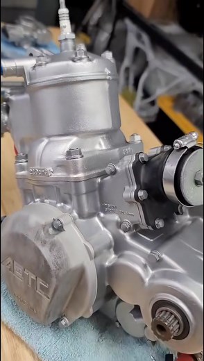 Vapor blasting complete engines 👌 #mx #bike #suzuki #fyp #dirtbike #motorcycle #fypシ #vaporblasting #fypage | Engine Rebuild Motorcycle