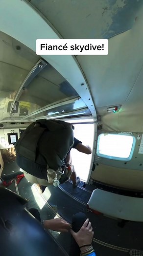 #skydiving #skydive #skydiver #parachute #skydivinggram #gopro #skydivegram #soulmates #couple #coupleschallenge #drone #hawaii #honolulu #freefall