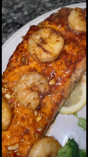 Delicious Honey Garlic Glazed Salmon Recipe