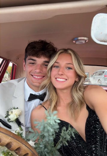 Celebrate Your Prom Night with Heartfelt Moments