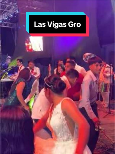 Y así se disfrutan las fiestas en la costa chica de Guerrero! 🔥 Y en la pantalla… 🦎 #guerrero #costachicadeguerrero #tixtladeguerrero #superformulamusical #formulamusical