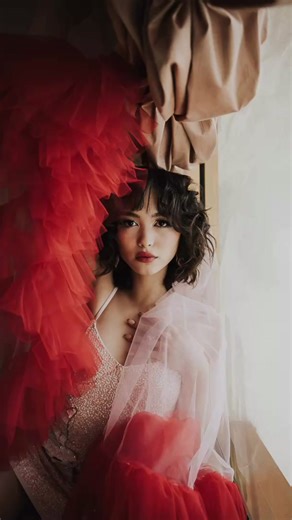 Just living my best life photographing the most epic shoots last year. So thankful for these amazing opportunities. If you would have told new photographer me that you would be shooting a cover shoot for @rocknrollbridemagazine for the second time, I’m not sure I would have believed you. Las Vegas weddings, elopements, and editorials are my favorite things ever. Photos: @jamieyphotography Concept & Styling: @rocknrollbride Social Media: @girlfriday.social Hair & Make-Up: @headswillrollsalon Flow